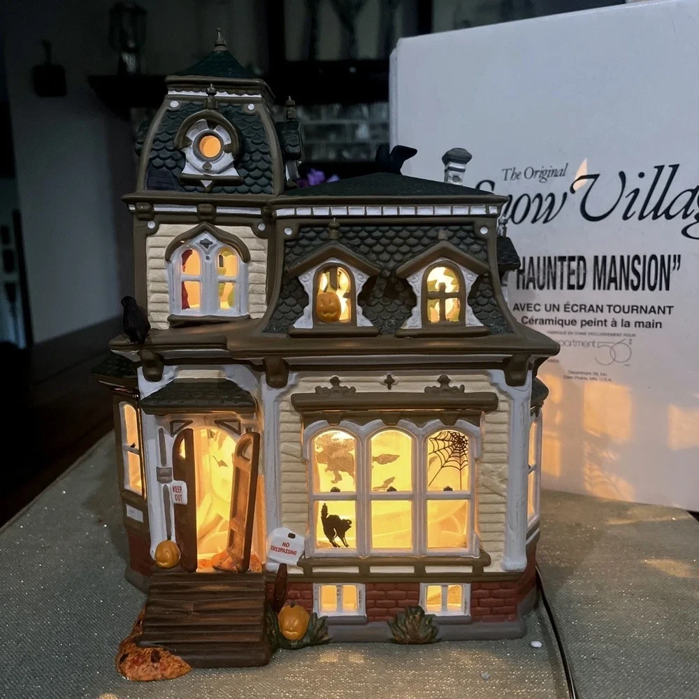 Department 56 Haunted Mansion Snow Village w/ Projection 54935 Halloween WORKS!!